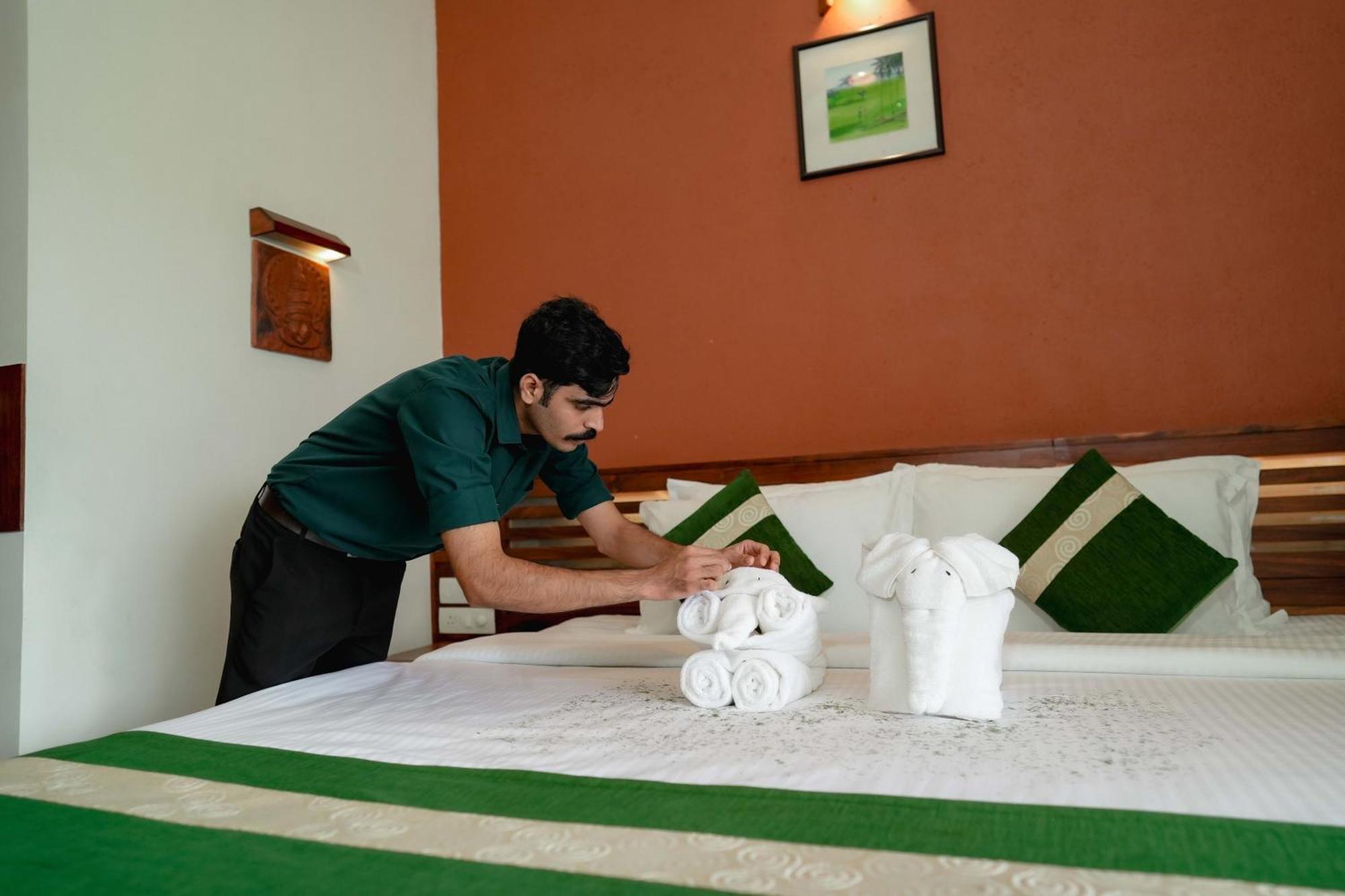 Wayanad Silverwoods Forest Resort & Spa Padinjarathara Екстериор снимка